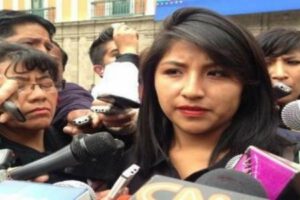 Vacunación Evaliz Morales y sanciones a la Caja Bancaria de Salud