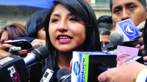 Evaliz Morales vacunación en la Procuraduría General del Estado