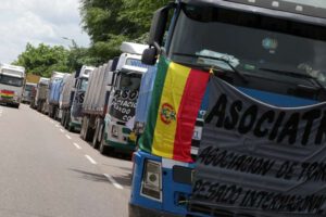 Protestas en fronteras por el cierre de Tambo Quemado y Desaguadero