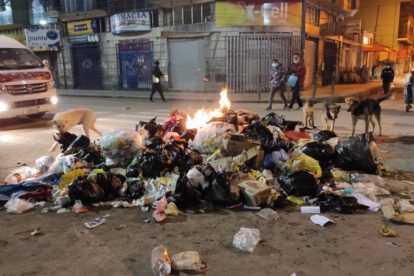 Mercado Bolívar con acumulación de basura