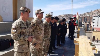 Conmemoran los 168 años de la primera vez que flameó la bandera boliviana en el Faro de Conchupata
