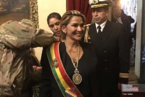 Golpe de Estado 2019 y medalla presidencial de Jeanine Añez