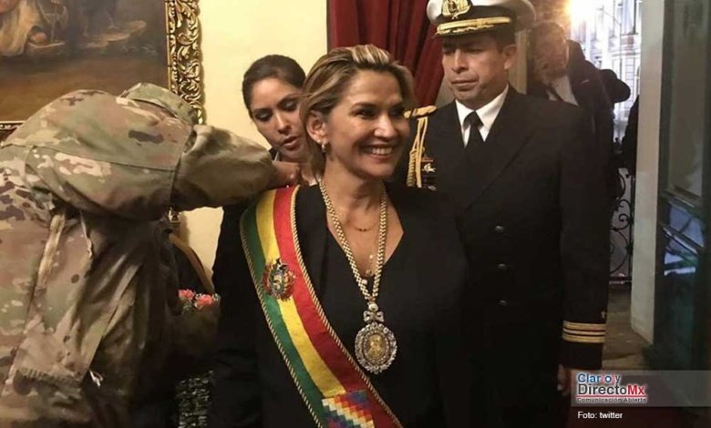 Golpe de Estado 2019 y medalla presidencial de Jeanine Añez