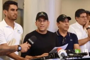 Carta de renuncia de Morales entregada por Camacho en el Palacio Quemado