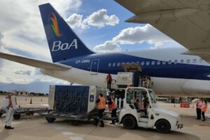 Bolivia recibe un lote nuevo de vacunas Sinopharm