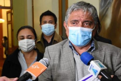 Fideicomiso especial para vacunas propuesto por Iván Arias