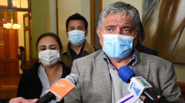 Fideicomiso especial para vacunas propuesto por Iván Arias