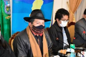 Gobernador de La Paz en conferencia de prensa sobre vacunas Covid-19