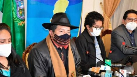 Gobernador de La Paz en conferencia de prensa sobre vacunas Covid-19