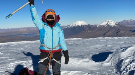 María José de la Fuente Parada conquista la cima del Nevado Sajama