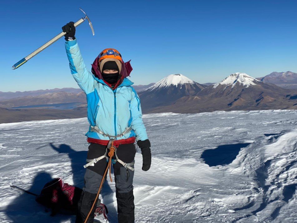 María José de la Fuente Parada conquista la cima del Nevado Sajama
