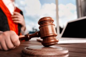 Retardación de justicia sancionada con cárcel