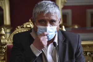 Arias apela arraigo y fianza impuesta por la justicia