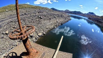 Cierre de válvulas de agua en Cochabamba