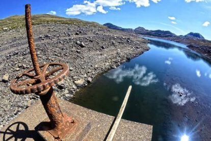 Cierre de válvulas de agua en Cochabamba