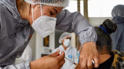 Vacunación a mayores de 30 años
