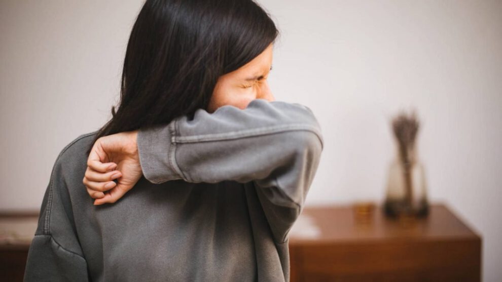 Estornudar como síntoma de Covid-19 en personas vacunadas