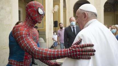 Papa Francisco y Spiderman en el Vaticano