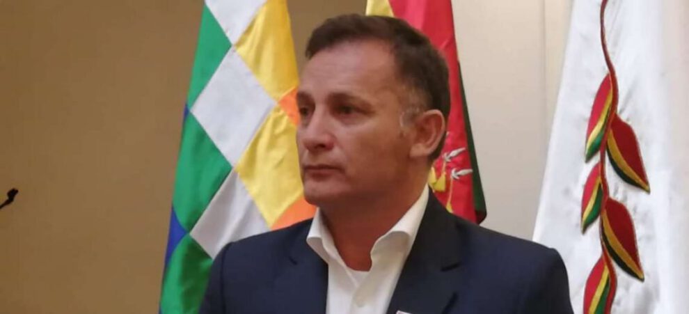 Exministro de Defensa Luis Fernando López