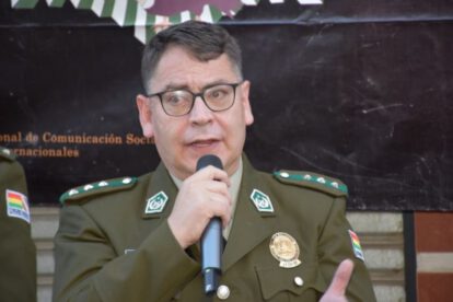 Material antidisturbios en funciones diplomáticas en China
