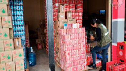 Bebidas alcohólicas de contrabando destruidas por Senasag en Cochabamba