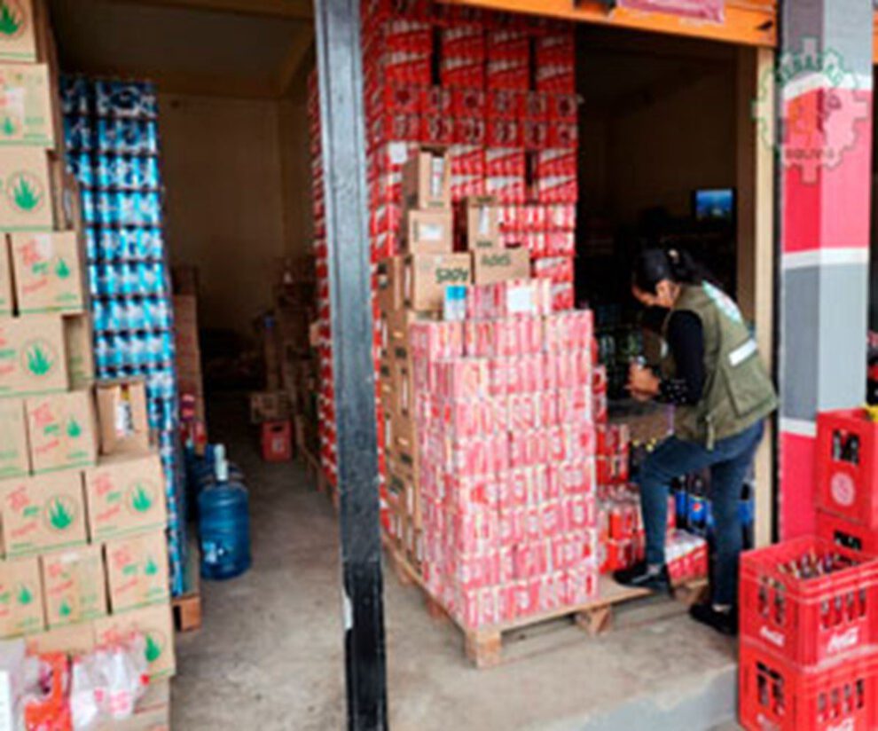 Bebidas alcohólicas de contrabando destruidas por Senasag en Cochabamba