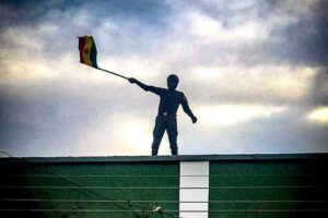 Policías se amotinan en Cochabamba