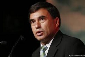 Juan Ramón Quintana critica la Ley de Carrera de Generales