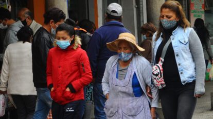 Vacunados contra el Covid-19 deben seguir llevando mascarilla