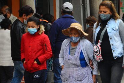 Vacunados contra el Covid-19 deben seguir llevando mascarilla