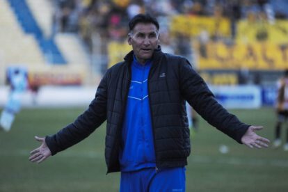 Marcos Ferrufino ovacionado en el estadio Bermúdez