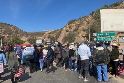 Productores lecheros en emergencia bloquean Parotani