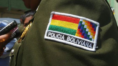 Wiphala en uniforme policial