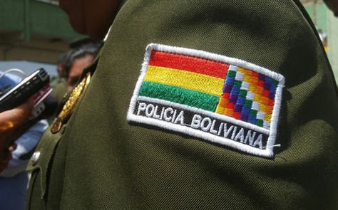 Wiphala en uniforme policial