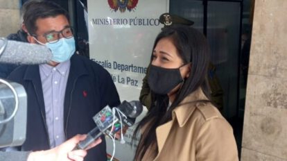 Adriana Salvatierra declara ante la Fiscalía sobre la posesión ilegal de Añez