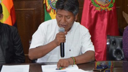 Renuncia gobernador Oruro por convulsión social