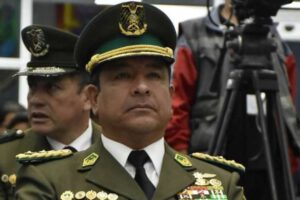 Renuncia Yuri Calderón, comandante de la Policía boliviana