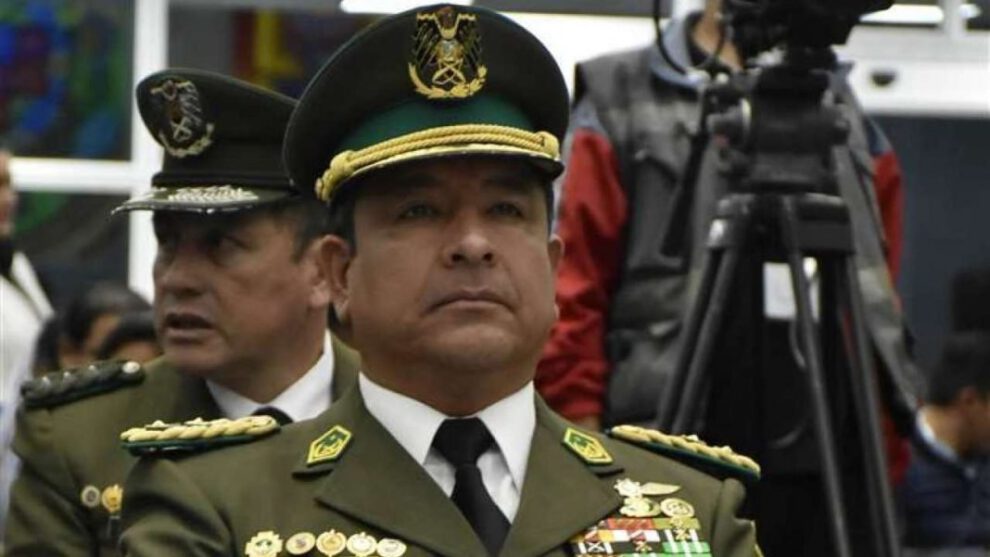 Renuncia Yuri Calderón, comandante de la Policía boliviana