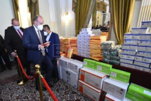 Donación insumos médicos de España a Bolivia