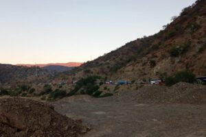 Bloqueo de carreteras en Aiquile por productores agrícolas