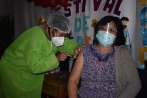 Vacunación contra el Covid-19 en Oruro