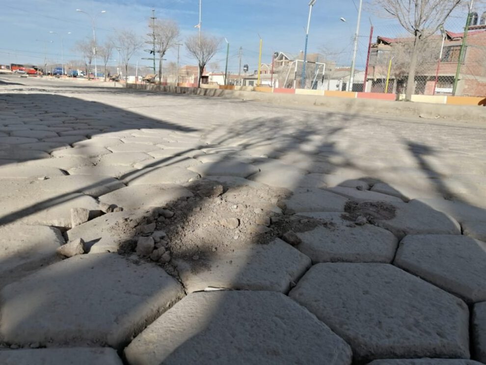 Alcantarillado en La Aurora, uno de los problemas de la urbanización