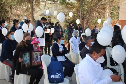 Homenaje a médicos que perdieron la vida en el cumplimiento de su misión