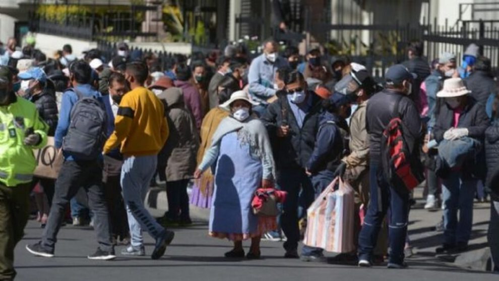 Covid-19 en Bolivia: 2.001 nuevos contagios y 65 decesos