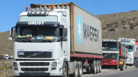 Transporte pesado en la frontera con Chile