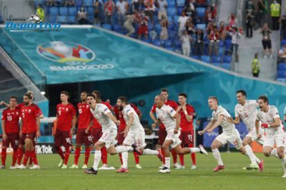 Festejo de la selección española tras vencer a Suiza en los penales