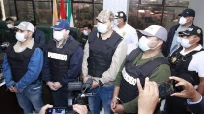 Aprehensión de miembros de la Unión Juvenil Cruceñista en posesión de armas de fuego