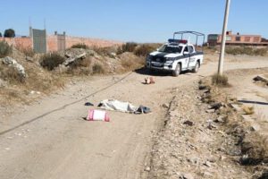 Hallan el cadáver de una mujer en plena vía pública de El Alto