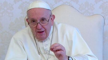 Papa Francisco hospitalizado tras cirugía exitosa por divertículos