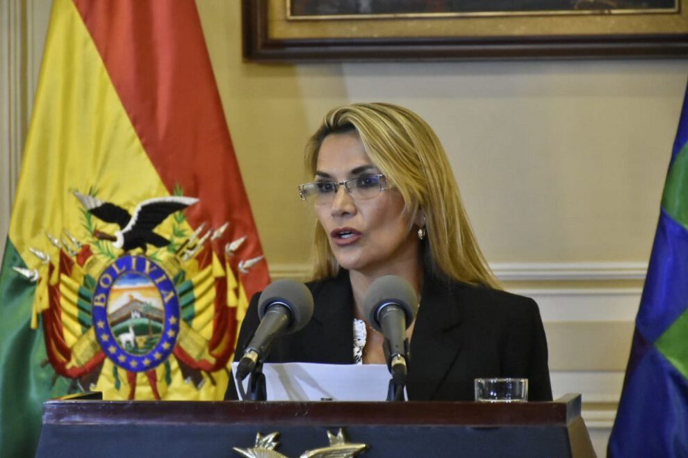 Jeanine Añez anuncia nuevas elecciones en Bolivia